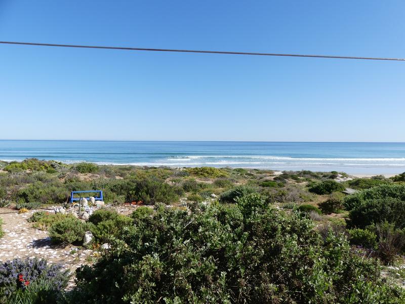 To Let 3 Bedroom Property for Rent in Golden Mile Western Cape